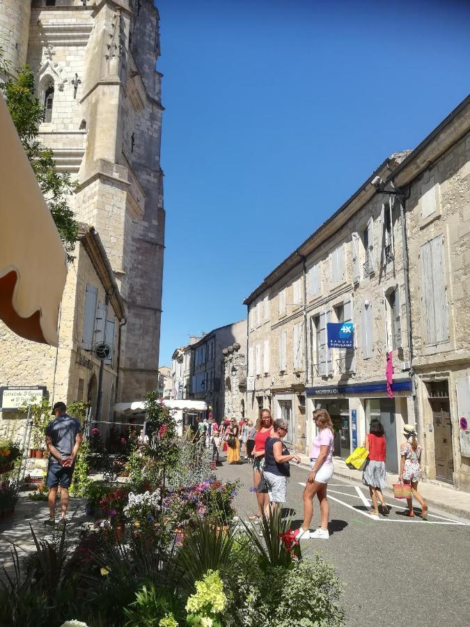 Gite Des Remparts A לקטור מראה חיצוני תמונה