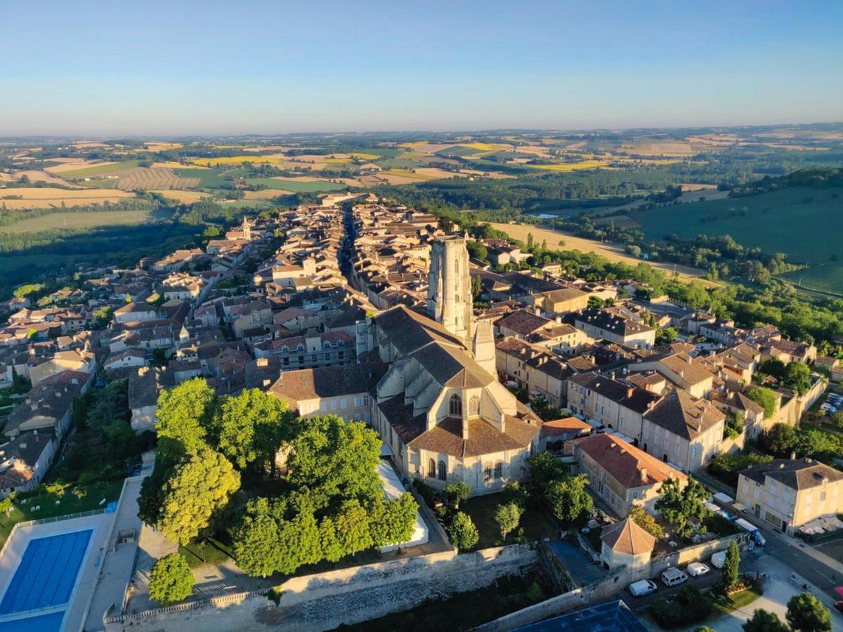 Gite Des Remparts A לקטור מראה חיצוני תמונה