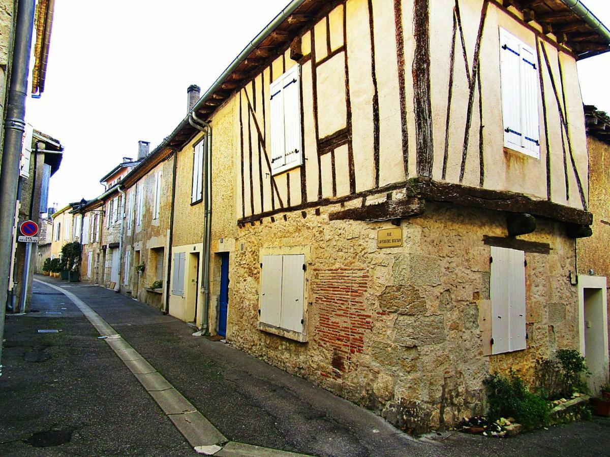 Gite Des Remparts A לקטור מראה חיצוני תמונה